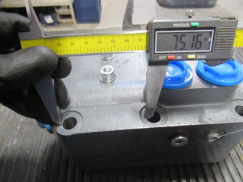 Гидрораспределитель коробки CDM835