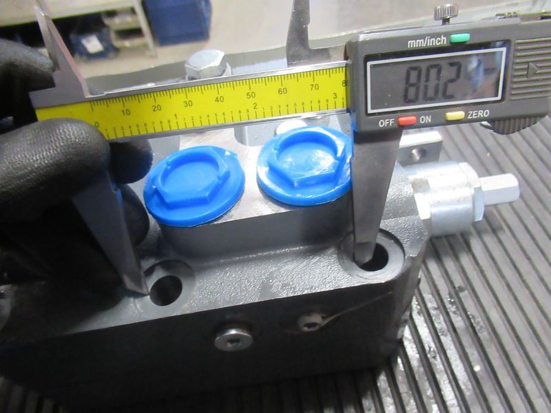 Гидрораспределитель коробки CDM835
