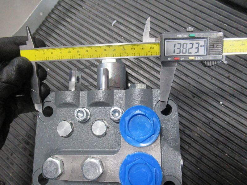 Гидрораспределитель коробки CDM835