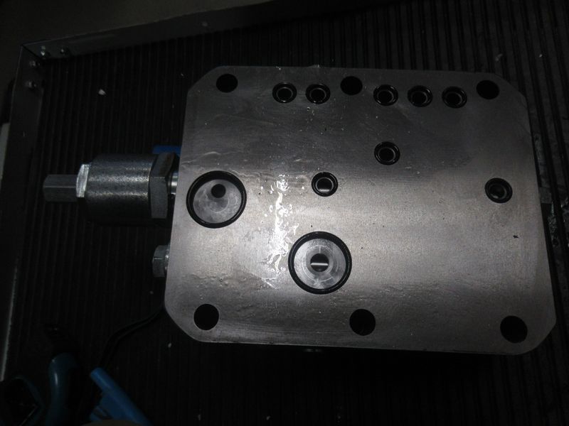 Гидрораспределитель коробки CDM835
