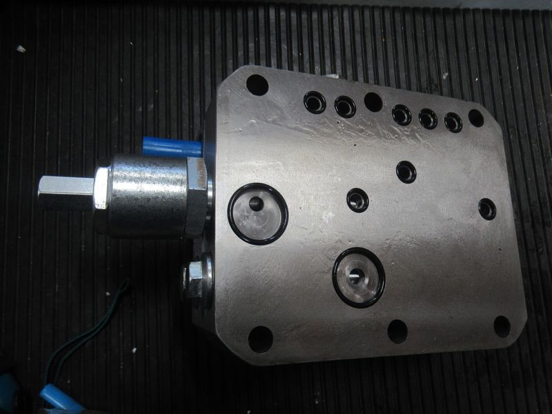 Гидрораспределитель коробки CDM835
