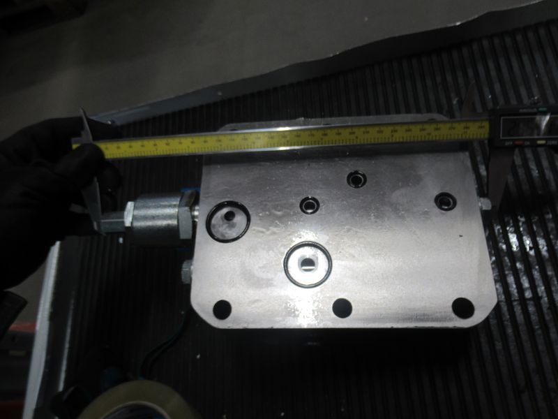 Гидрораспределитель коробки CDM835