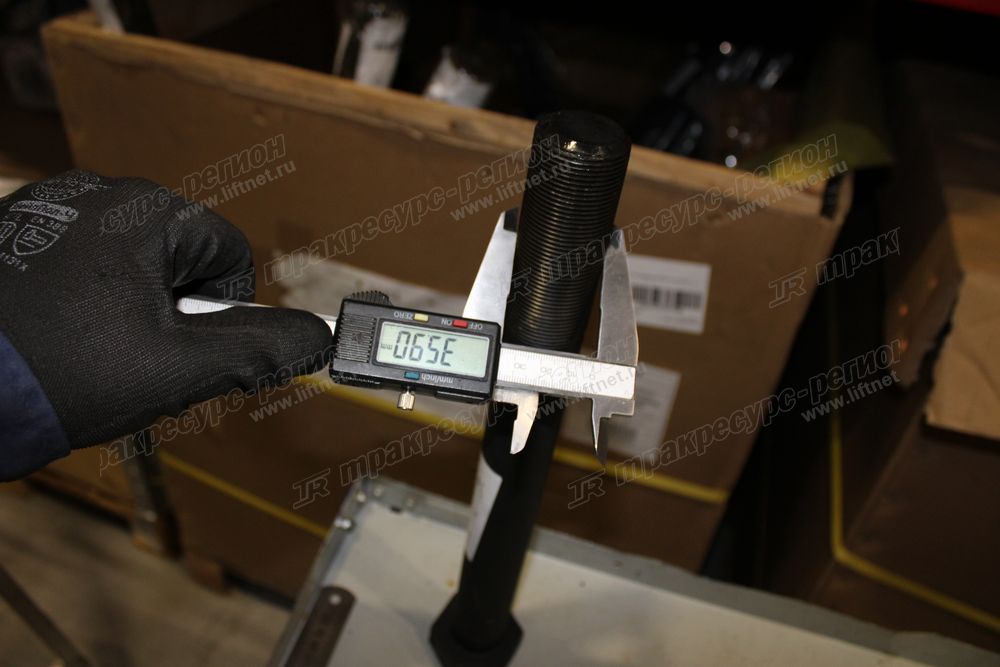 Болт крепления противовеса 30887100707
