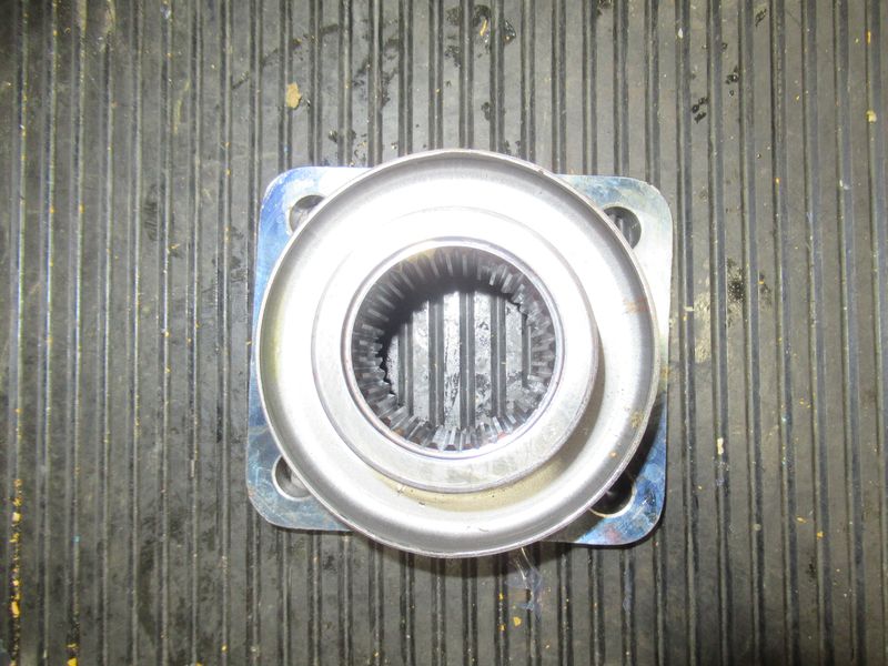 фланец редуктора CDM835