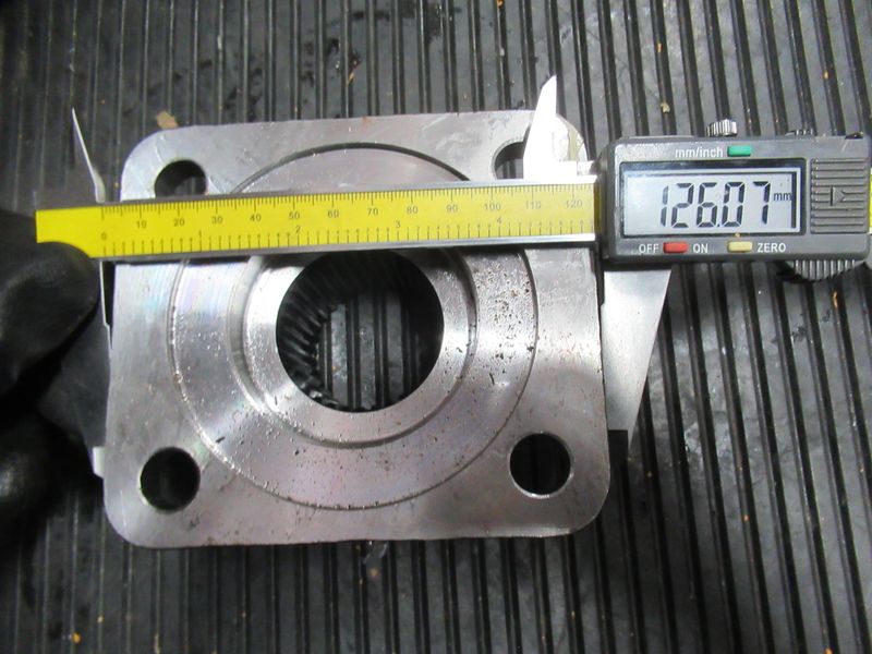 фланец редуктора CDM835
