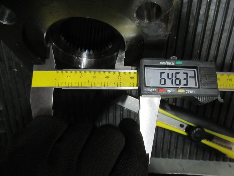 фланец редуктора CDM835