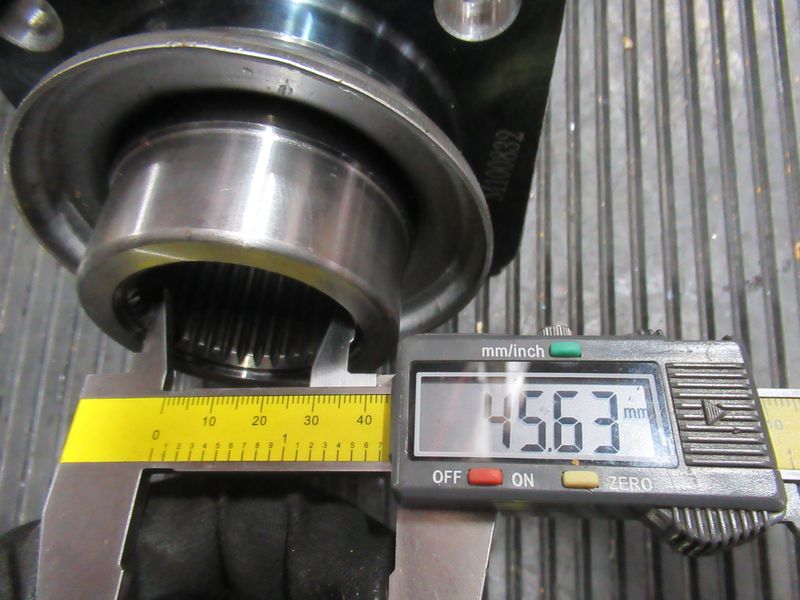 фланец редуктора CDM835
