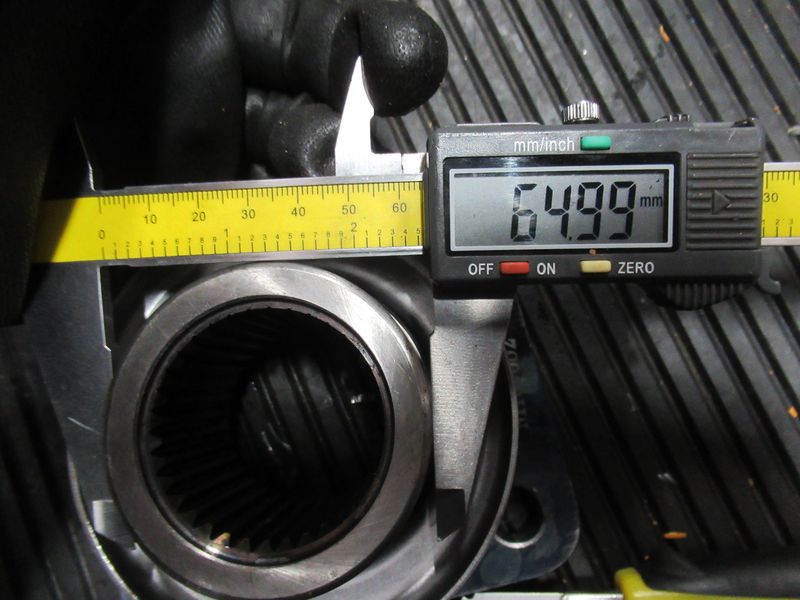 фланец редуктора CDM835