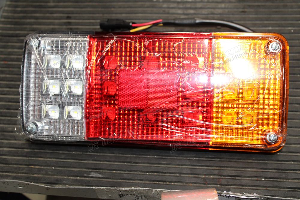 Фонарь комбинированый задний LG833NG