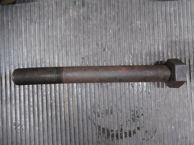 Болт крепления противовеса CDM856 30887100156