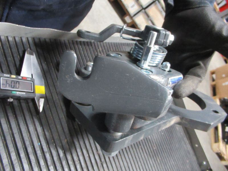 Суппорт CDM853