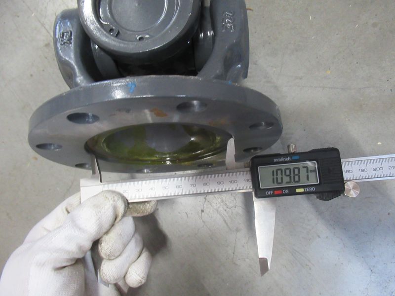 Вал карданный промежуточный CDM863
