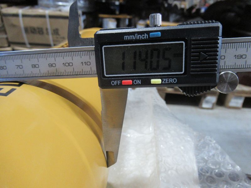 Цилиндр рулевой левый CDM863