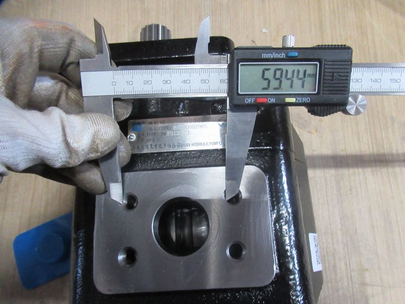 Насос гидравлики CDM863