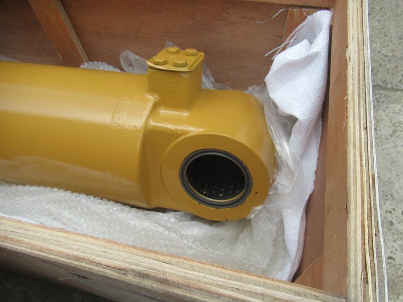 Цилиндр подъема CDM863