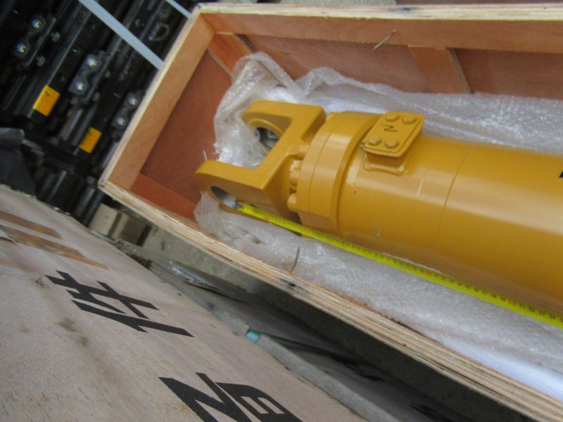 Цилиндр подъема CDM863