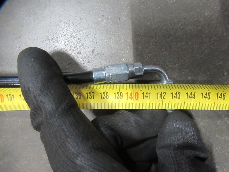 Трубка смазки пальца  цилиндра наклона CDM863