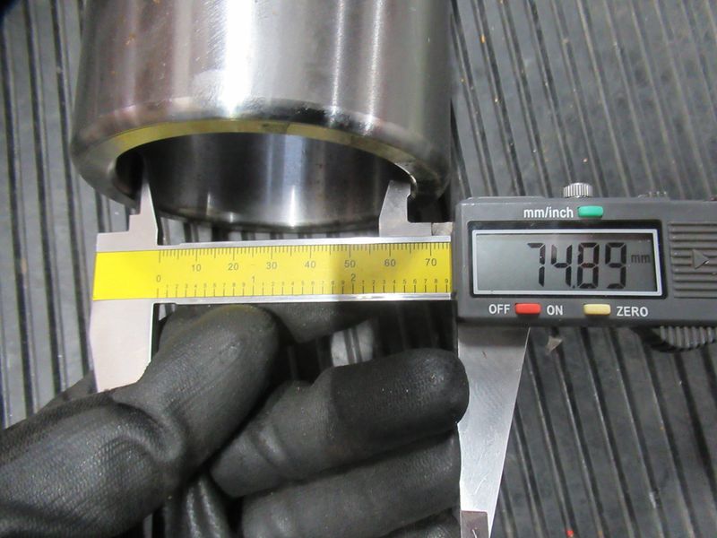 Втулка пальца стрелы центрального CDM863