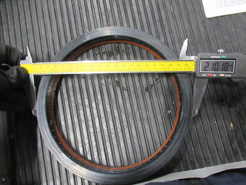 Сальник ступицы CDM863