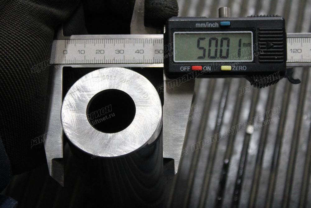 Палец поршня 60101100156