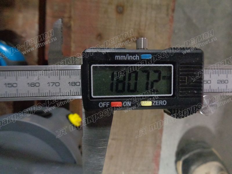 Шарнир поворотный 60100008404