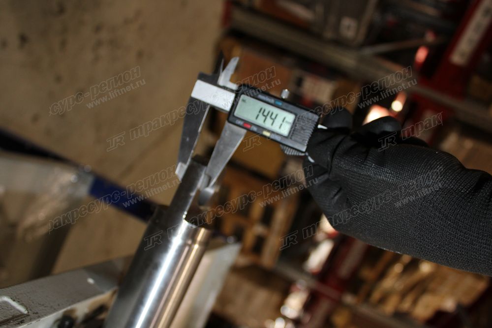 Цилиндр рулевой 43310-36602-71