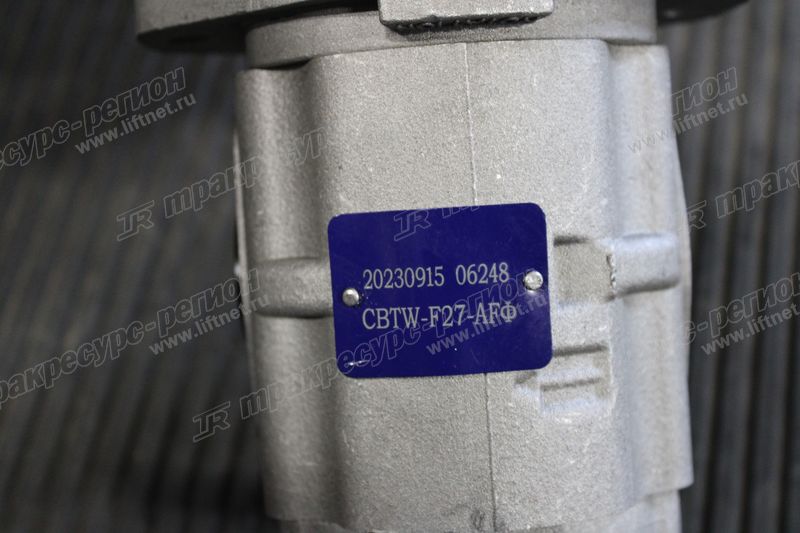 Насос гидравлический 67110-13620-71