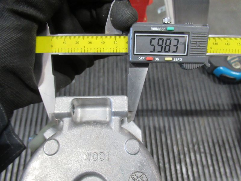 Компрессор кондиционера 60100008772
