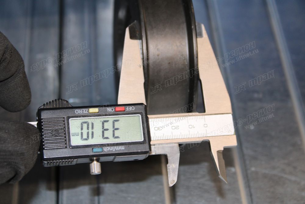 Ролик цепи 3EB-T1-62870