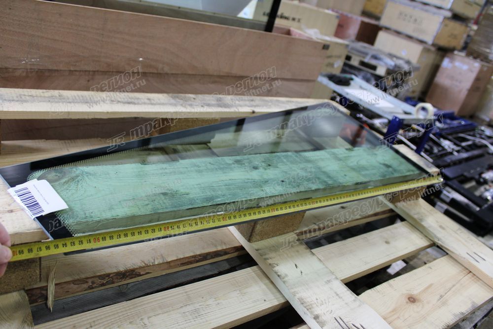 переднее левое стекло