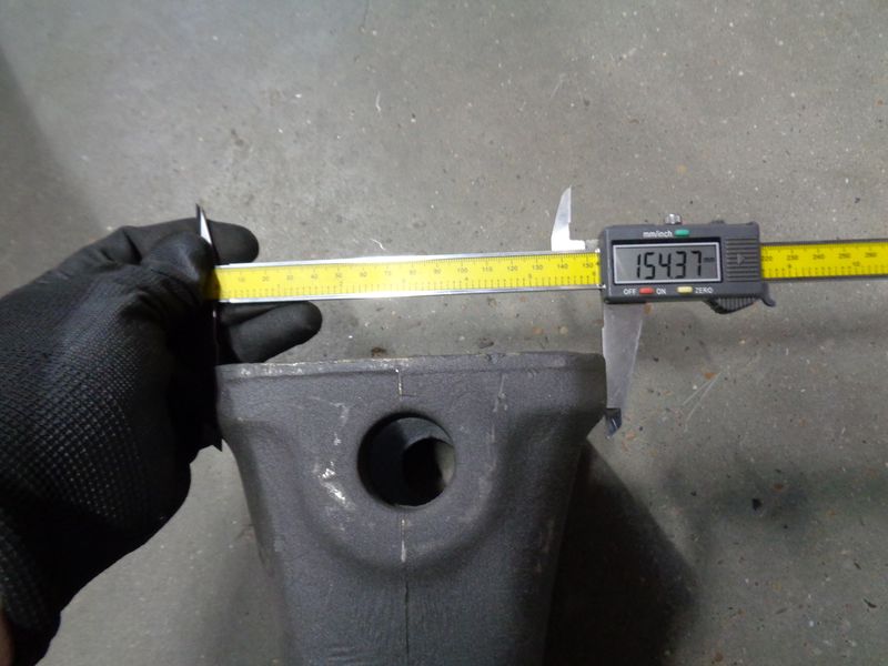 Зуб ковша CDM6490