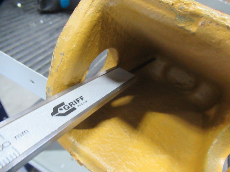 Зуб ковша CDM6150W