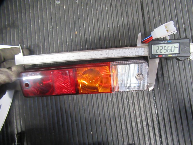 Фара задняя комбинированная 21FH-77020C