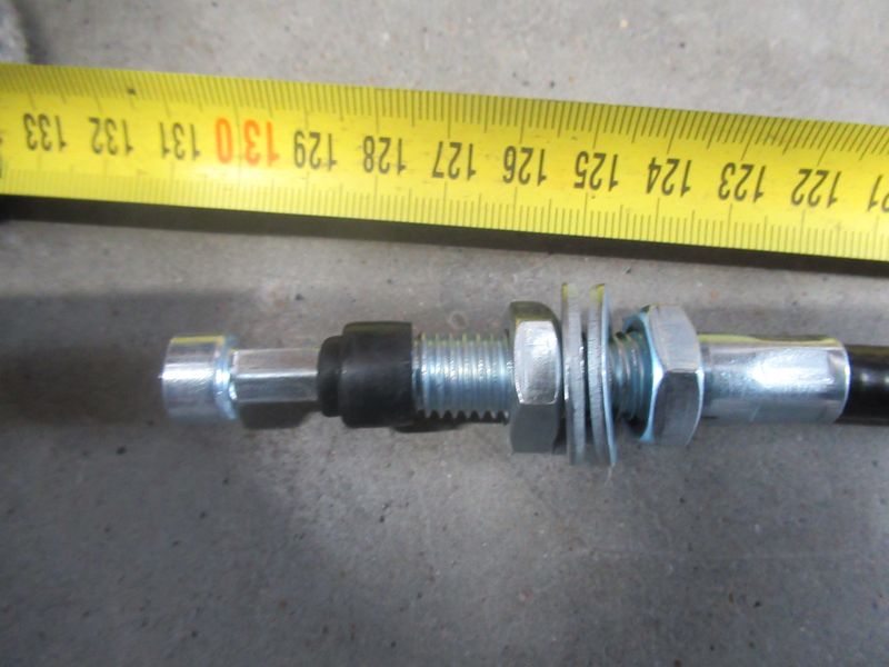 Трос тормоза левый FD828077B
