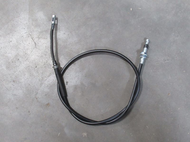 Трос тормоза правый FD828077C
