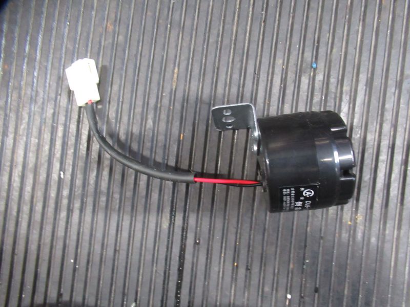 Сигнал заднего хода E103DAF05