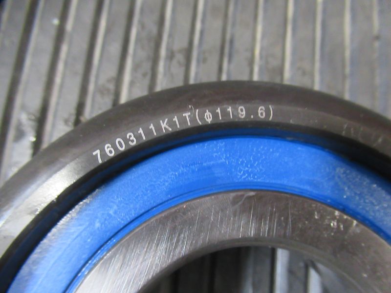 Ролик мачты 701090B4A