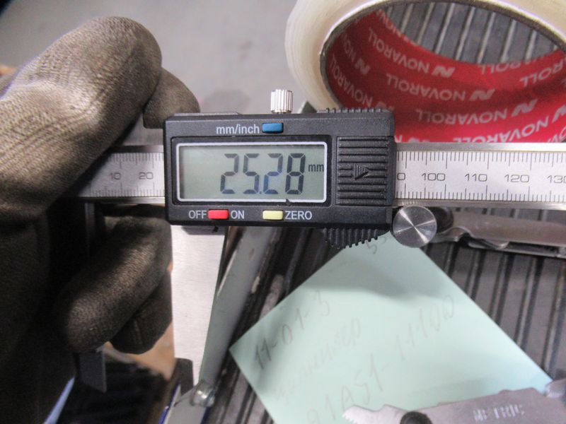 Ролик мачты 701090B4A