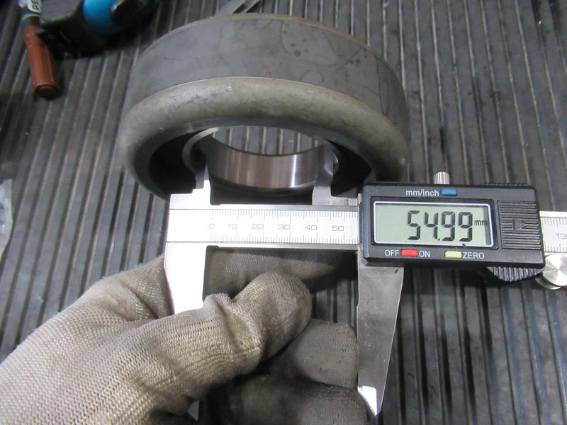 Ролик мачты 701090B4E