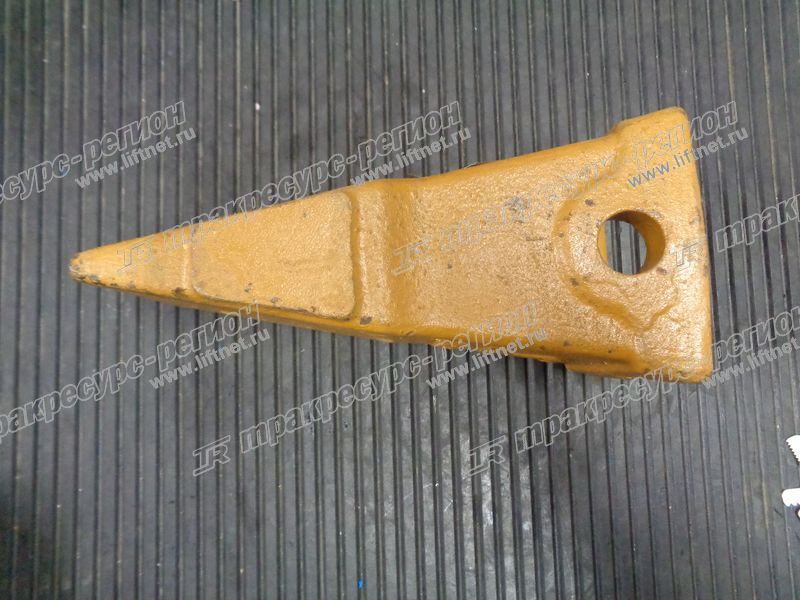 Зуб ковша центральный CDM6266