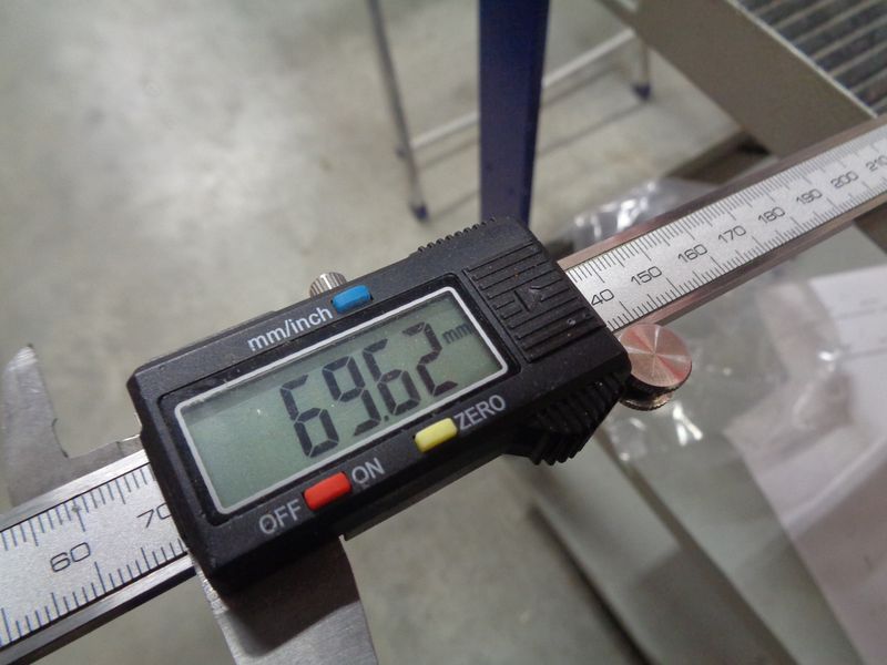 Зуб ковша центральный CDM6266