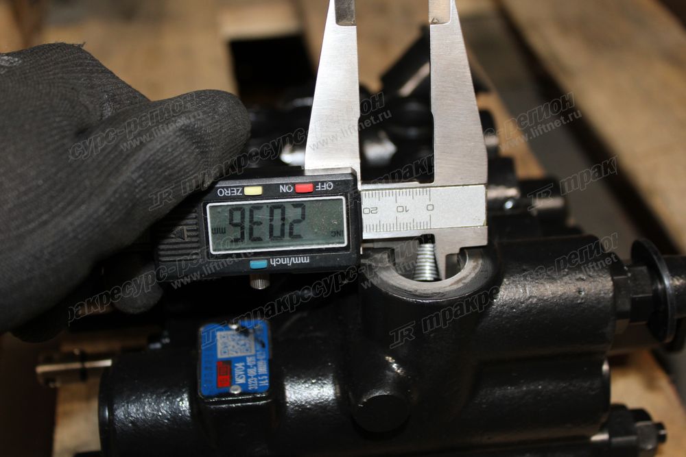 Гидрораспределитель 3 секции A6V77-30231