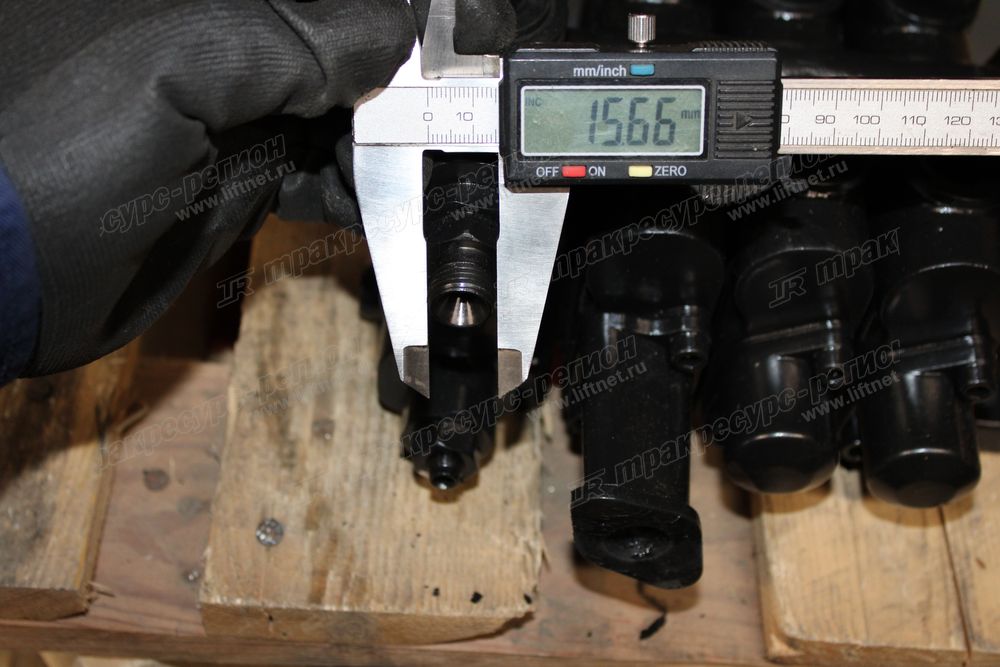 Гидрораспределитель 3 секции A6V77-30231