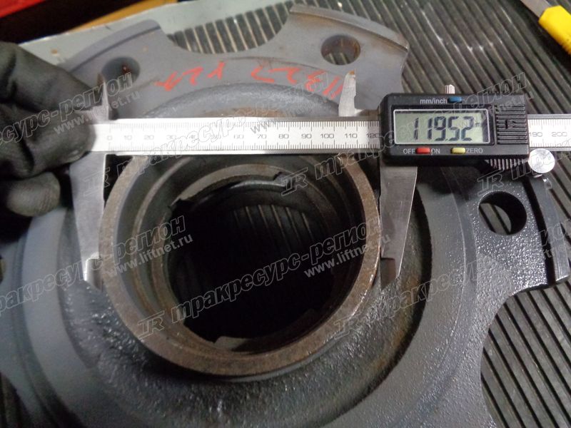 Ступица управляемого моста FD82806FF