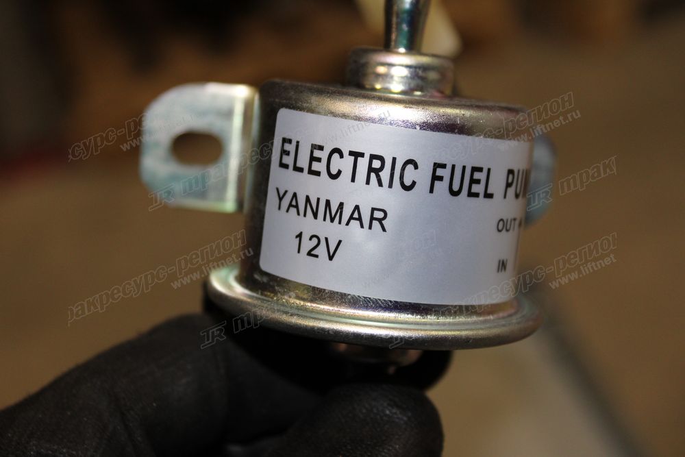 Насос топливный  YM119225-52102