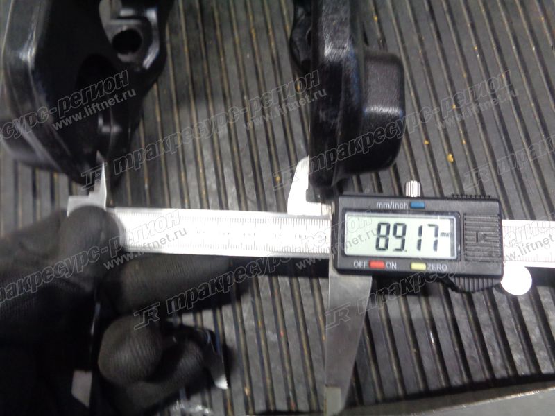 Звено цепи гусеницы левое 60200008030