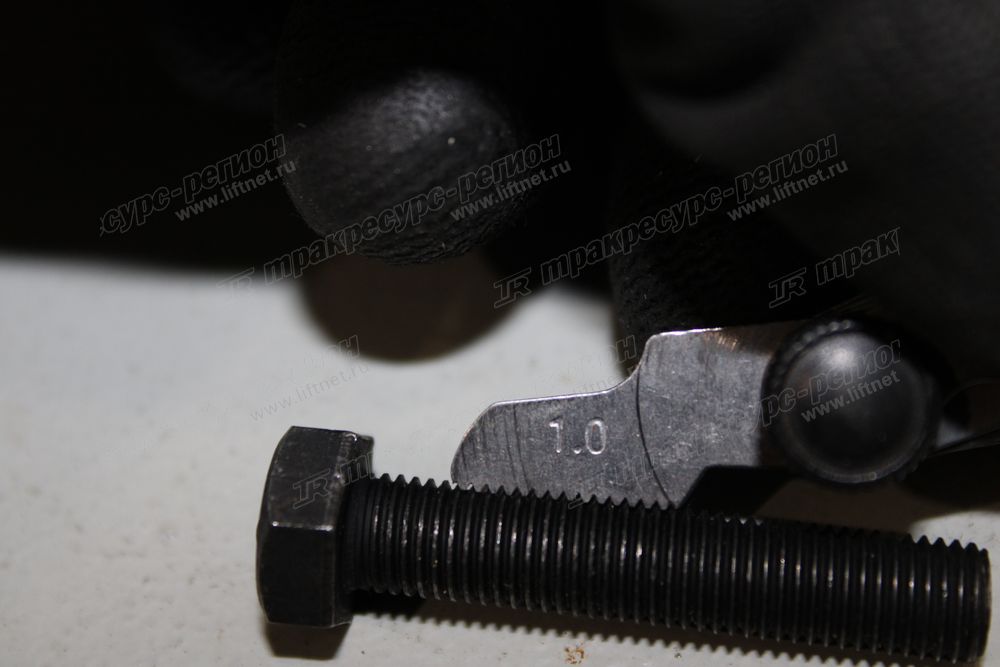 Болт крепления кардана 3EB-20-51810