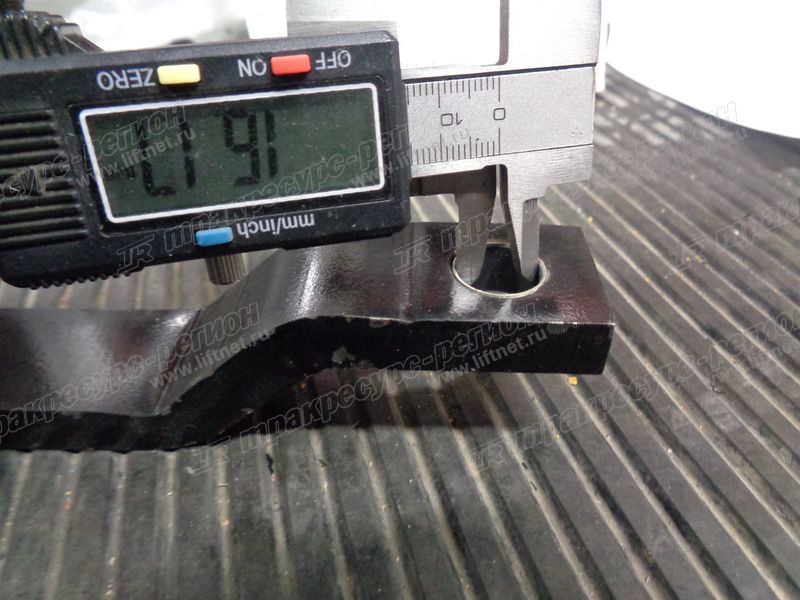 Тяга сошки рулевой 3EB-24-32250SA