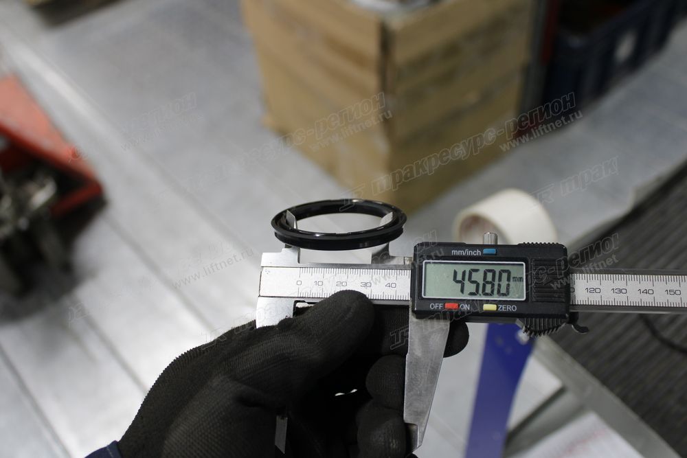 Ремкомплект цилиндра стрелы 878596810902.S1
