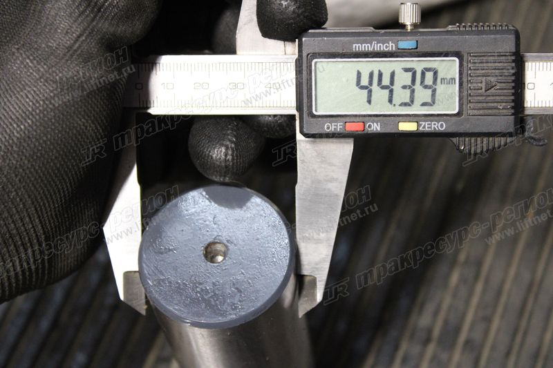 Палец отвала 304020002406
